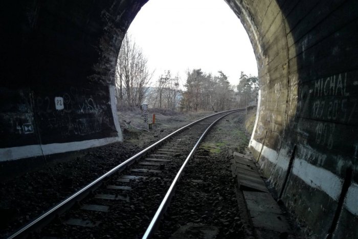 Ilustračný obrázok k článku Nehoda vlaku pri Kremnici: Nad týmto zostáva rozum stáť, FOTO
