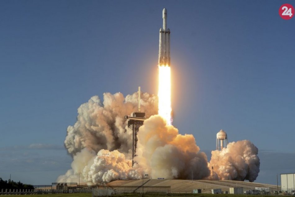 Ilustračný obrázok k článku Najsilnejšia raketa súčasnosti: SpaceX odštartovala svoj druhý Falcon Heavy