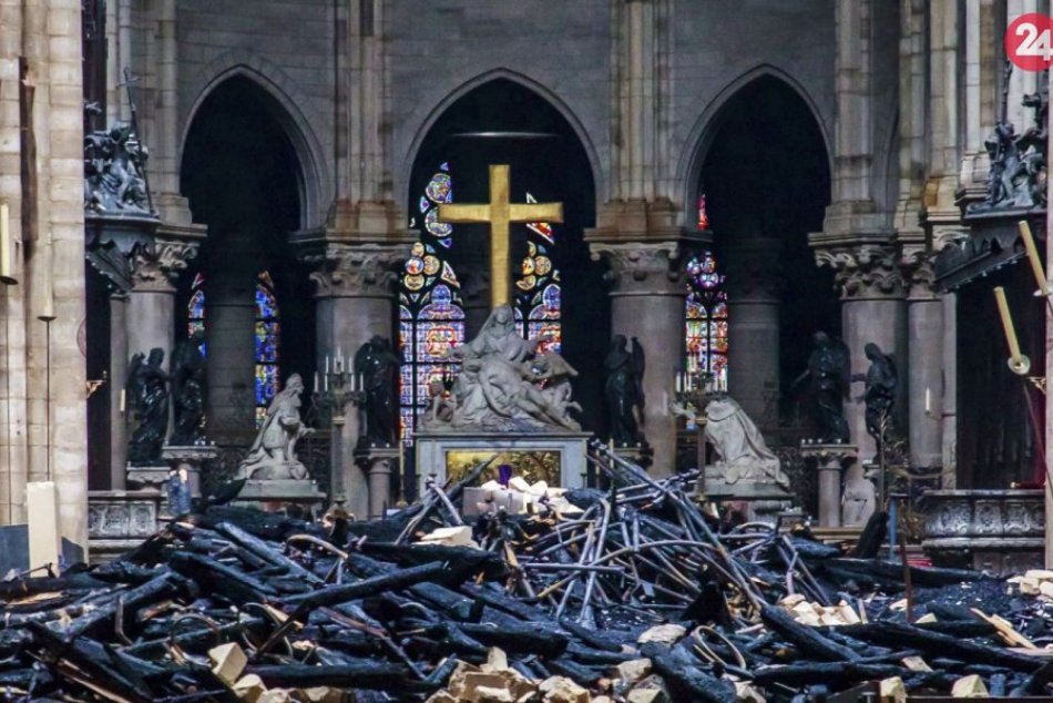Ilustračný obrázok k článku Na Notre-Dame prisľúbili takmer miliardu eur: Francúzi môžu prispieť aj pri bežnom nákupe