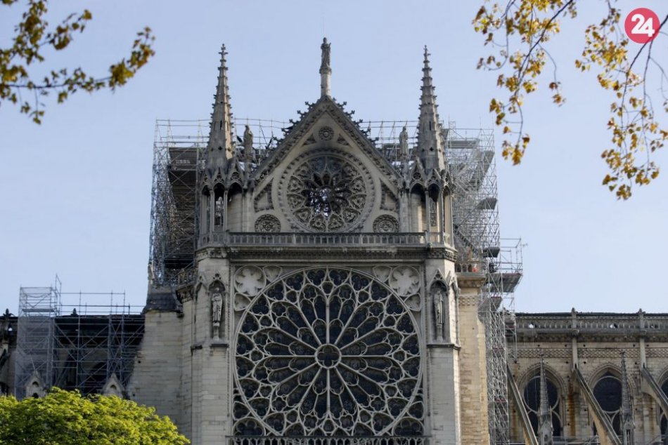 Ilustračný obrázok k článku SVET O SLOVENSKU: Kiska chce prispieť na obnovu Notre Dame