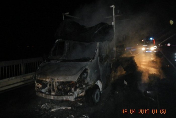 Ilustračný obrázok k článku Nákladiak v plameňoch pri Nemšovej: FOTO priamo z miesta!