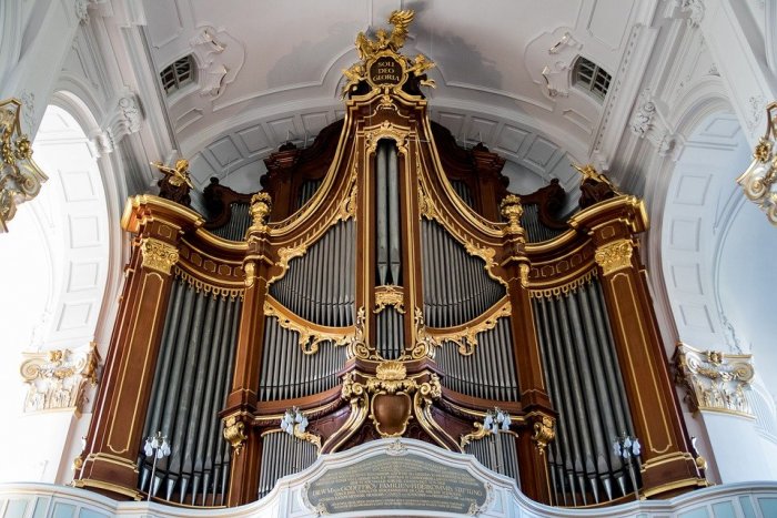 Ilustračný obrázok k článku Večania pozývajú na koncert: Príďte si vypočuť tóny organu aj sviatočné spevy