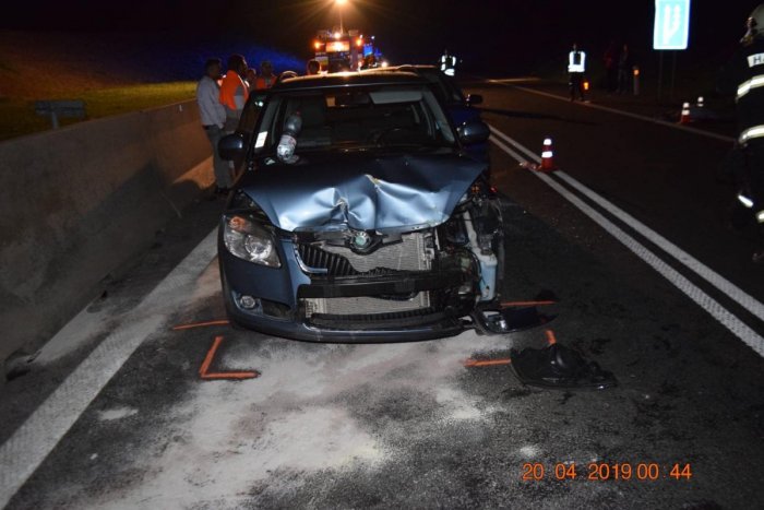 Ilustračný obrázok k článku Najprv zrážka so zverou, potom s ďalším autom: Traja zranení po nehode pri Tornali, FOTO