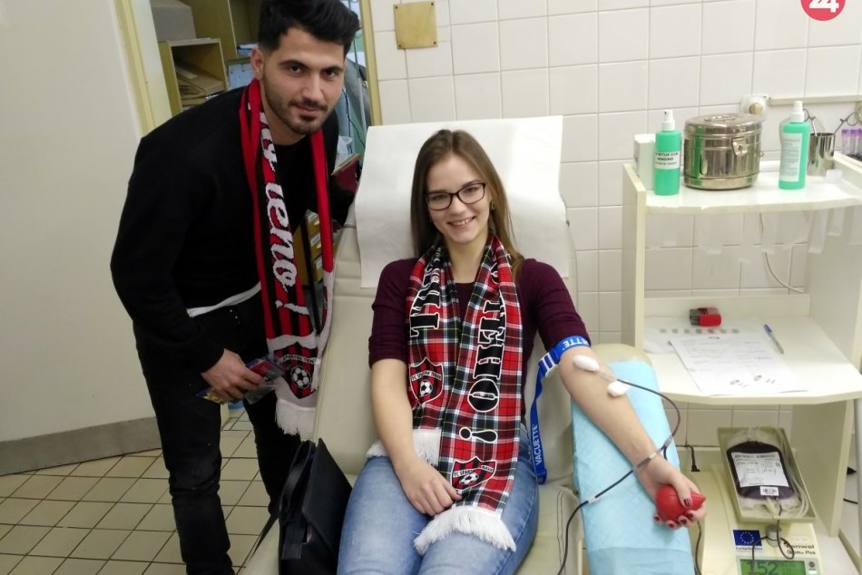 Ilustračný obrázok k článku Spartakovci opäť v akcii: Červeno-čírna kvapka krvi pomôže 10-ročnej Lianke