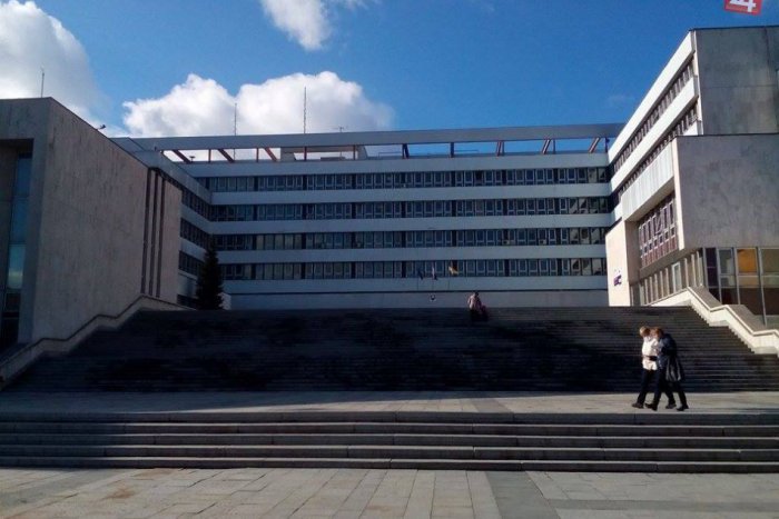 Ilustračný obrázok k článku Mesto vypísalo konkurzy na šéfov referátov športu a parkovania