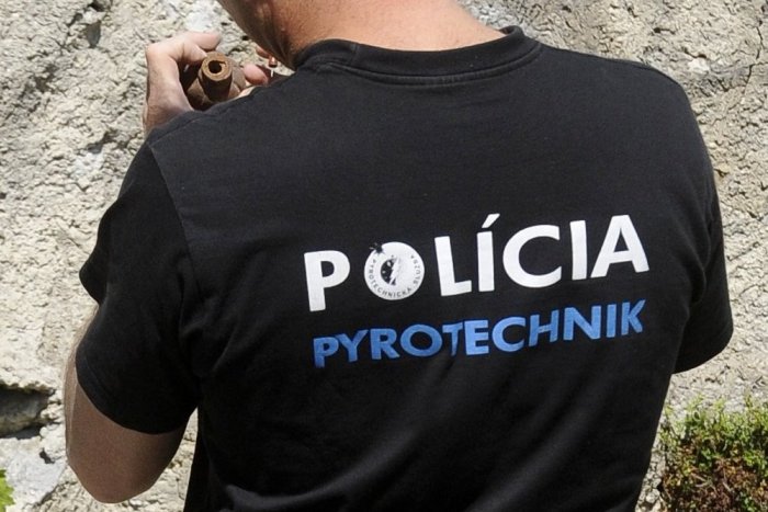 Ilustračný obrázok k článku Výkopové práce v Považskej zalarmovali políciu: Pyrotechnik na mieste, FOTO