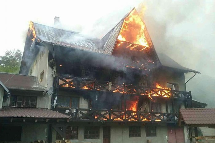 Ilustračný obrázok k článku Ubytovňa v Pitelovej v plameňoch: Desiatky hasičov v akcii, FOTO z miesta!