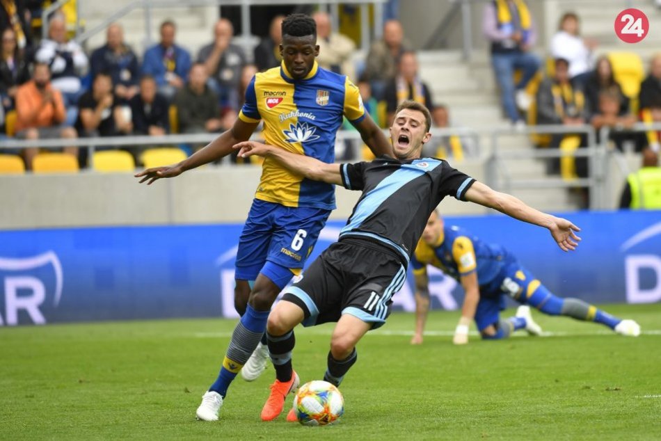 Ilustračný obrázok k článku Dianie vo Fortuna lige: Prvá tohtosezónna prehra Slovana, Spartak remizoval s ViOn-om