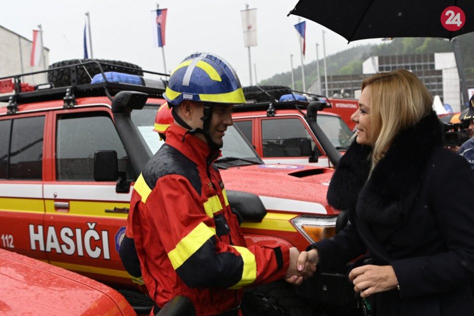 Ilustračný obrázok k článku Bystrickí hasiči dostali nového pomocníka: Vozidlo, aké v iných krajinách nenájdete, FOTO