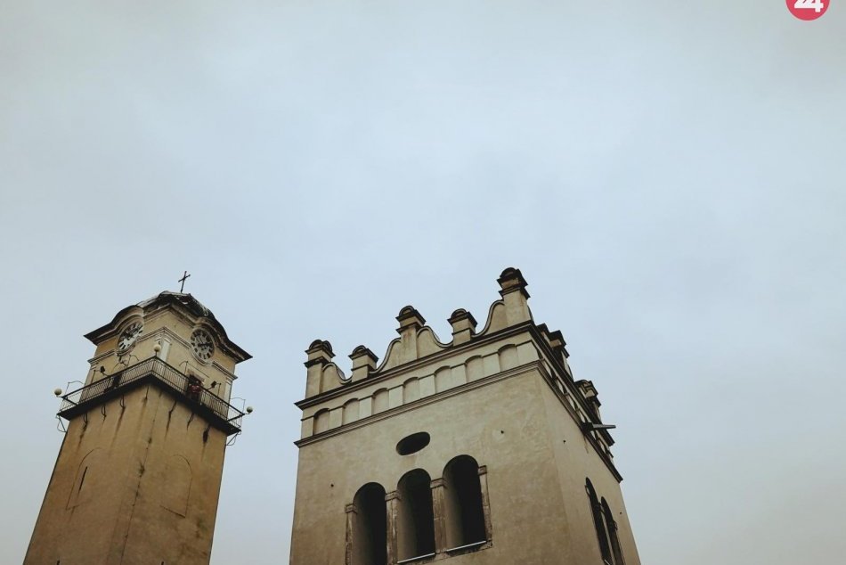 Ilustračný obrázok k článku Sprístupnenie veže kostola na popradskom námestí: Užiť si parádny výhľad už môže každý
