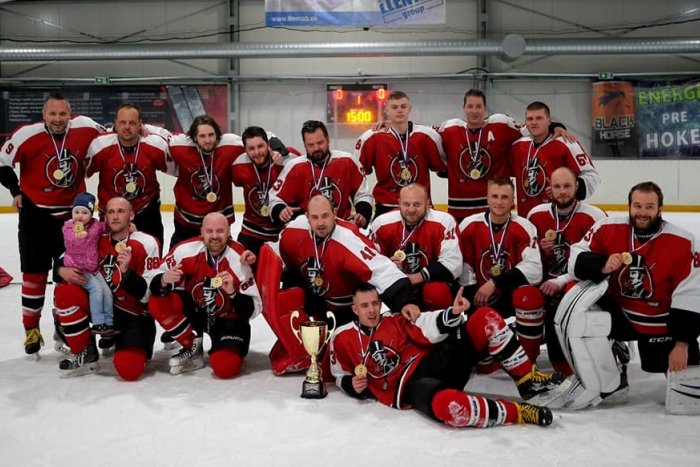 Ilustračný obrázok k článku Hokejová amatérska liga v Mikuláši spoznala víťaza: Z titulu sa tešia Liptov Gentlemen!