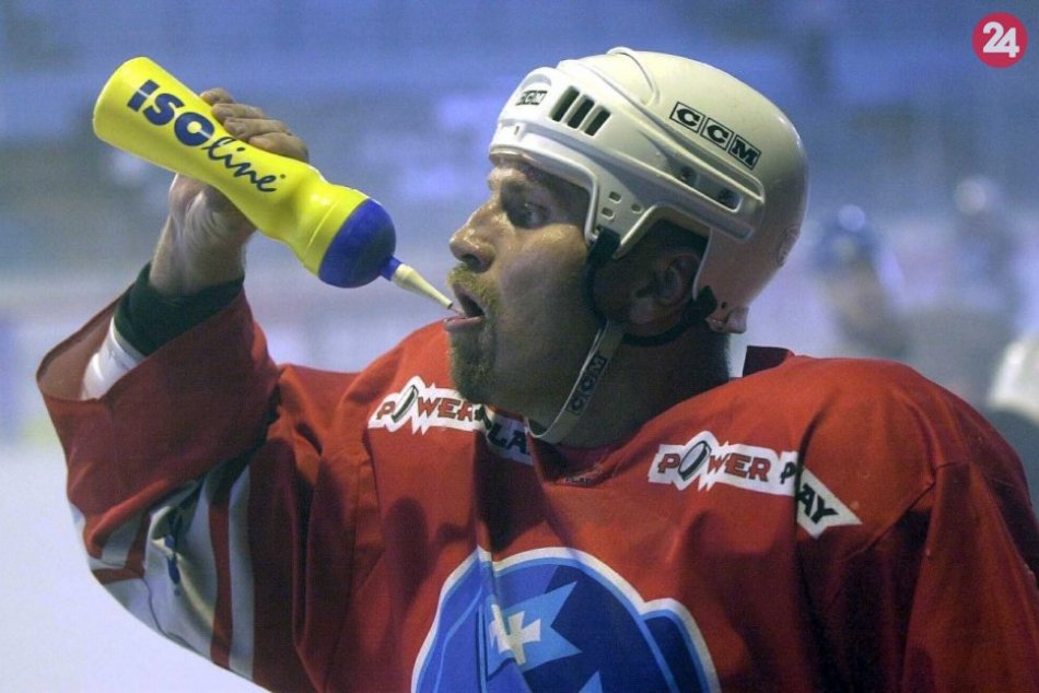 Ilustračný obrázok k článku Hokejový svet smúti: Zomrel bývalý kapitán Nitry Peter Košťál (†50)