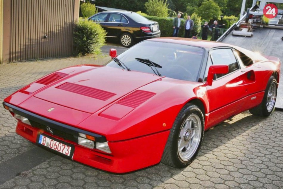 Ilustračný obrázok k článku KURIOZITA DŇA: Nemecká polícia predáva kradnuté Ferrari obrovskej hodnoty