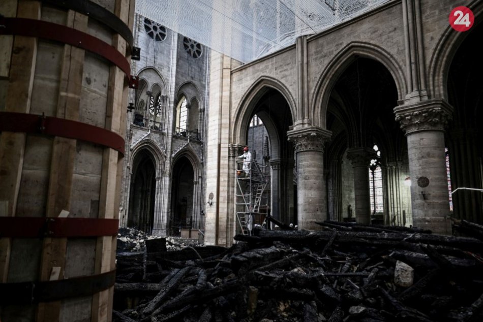Ilustračný obrázok k článku Bolože to sľubov: Väčšina peňažných darov na obnovu Notre-Dame ešte neprišla