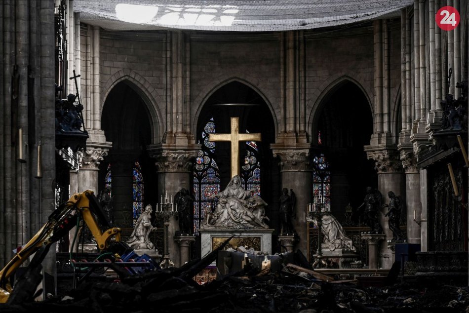 Ilustračný obrázok k článku Notre-Dame opäť ožije: V katedrále sa uskutoční prvá omša od ničivého požiaru