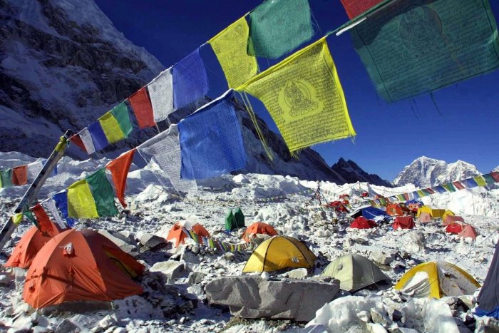 Ilustračný obrázok k článku Sezóna na Evereste má už ôsmu obeť: Problémom na osemtisícovke sú tlačenice