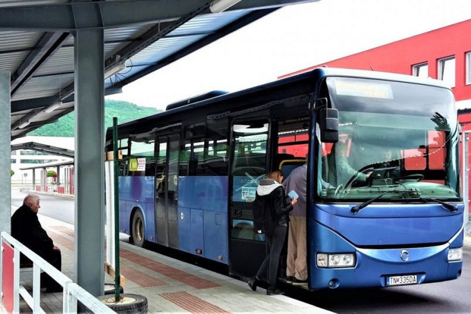 Ilustračný obrázok k článku Treba sa pripraviť: Autobusov v Trenčianskom kraji bude premávať menej