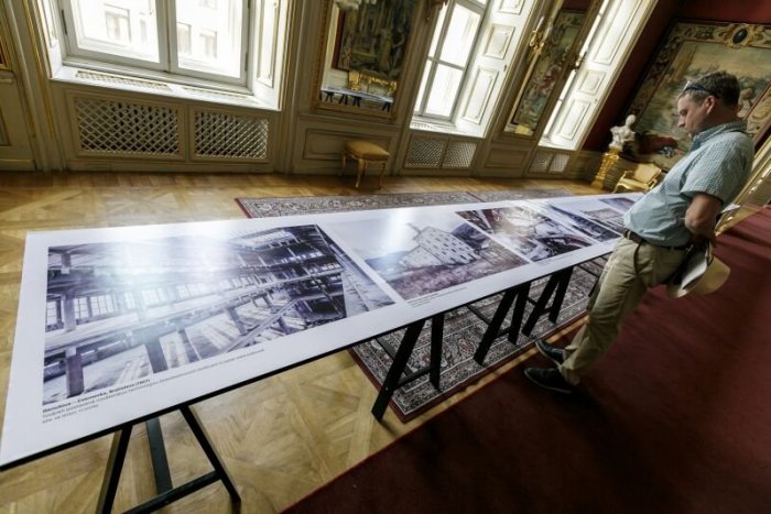 Ilustračný obrázok k článku V komnatách Primaciálneho paláca uvidíte fotografie ikonických stavieb Bratislavy