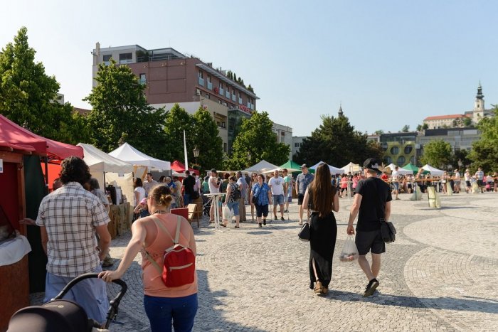 Ilustračný obrázok k článku Nitrianske námestie zaplní dobré jedlo, víno i jahody: Blíži sa Festival chutí