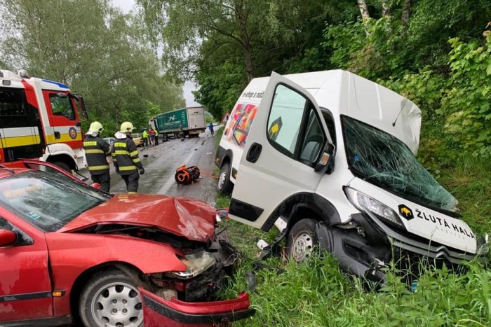 Ilustračný obrázok k článku Vážna nehoda pri Žiline: Zrážka troch áut, ťažko zranený vodič (45), FOTO