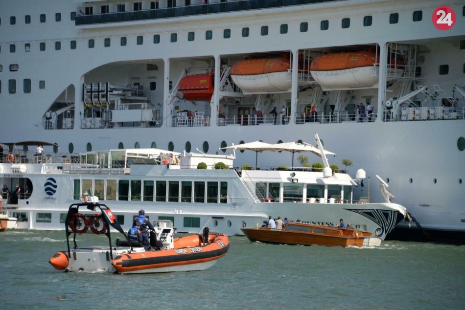 Ilustračný obrázok k článku Obrovská výletná loď narazila do menšieho plavidla: Päť ľudí utrpelo zranenia