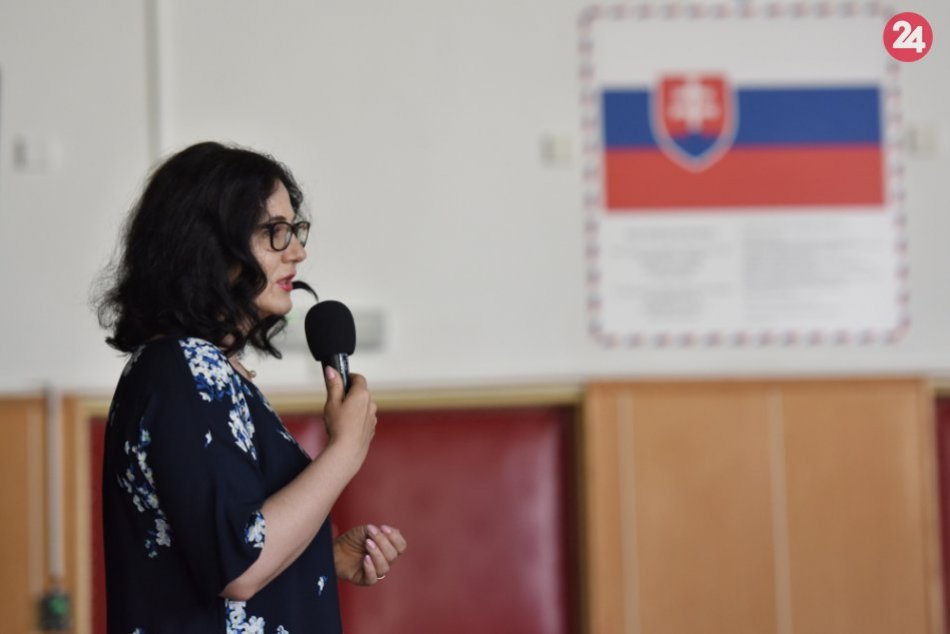 Ilustračný obrázok k článku Ministerka školstva zavíta do Trnavy: Na strednej škole odovzdá koncoročné vysvedčenia