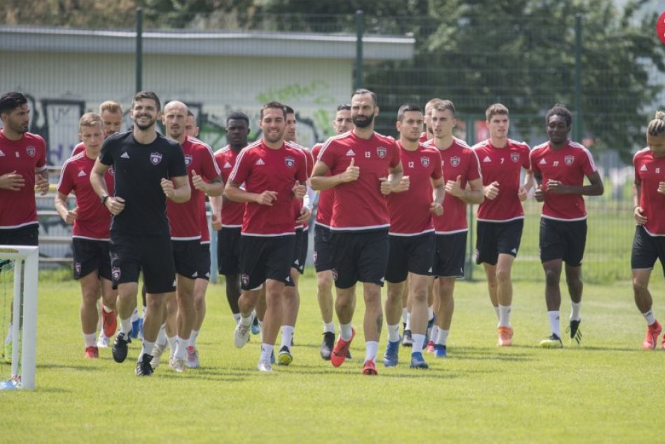 Ilustračný obrázok k článku Spartak zbrojí pred novou sezónou: Trnavu posilnil srbský stopér Marinkovič