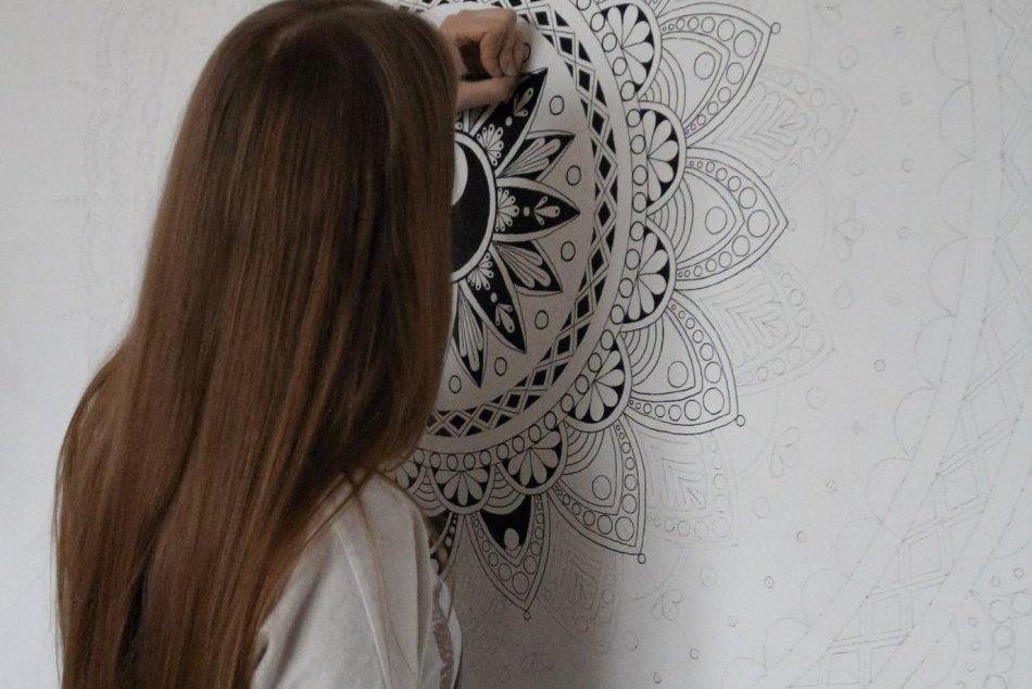 Ilustračný obrázok k článku Júlia má krásne hobby: Pozrite, ako maľuje šikovná Smižančanka, FOTO