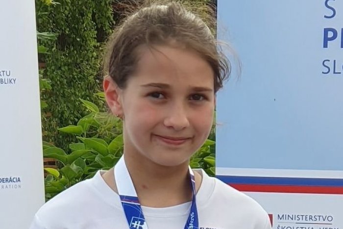 Ilustračný obrázok k článku Veľký talent bystrického plávania: Ema vybojovala medailu na majstrovstvách Slovenska, FOTO
