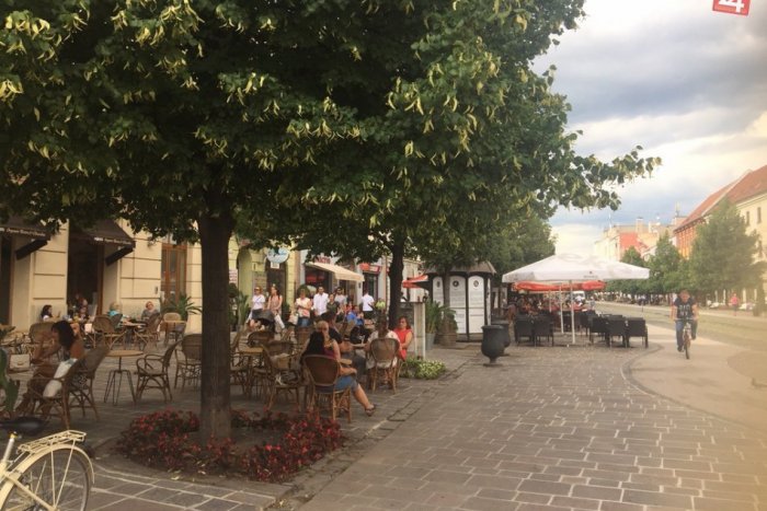 Ilustračný obrázok k článku V centre Košíc bude viac policajtov, posvietia si aj na žobrajúce deti a asociálov