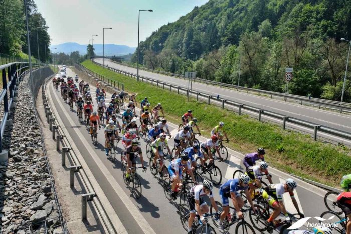 Ilustračný obrázok k článku Desiatky cyklistov našliapali kilometre naprieč Horehroním, FOTO