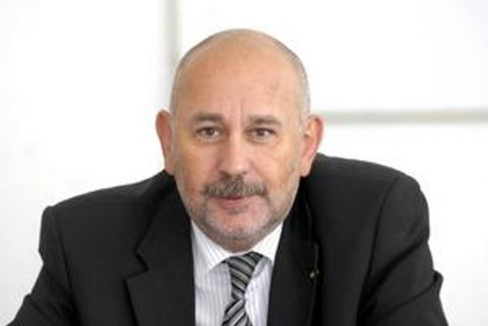 Ilustračný obrázok k článku Podpredsedovi kraja Danielovi Rusnákovi zvýšili mesačnú odmenu. Bude dostávať parádnu sumičku!