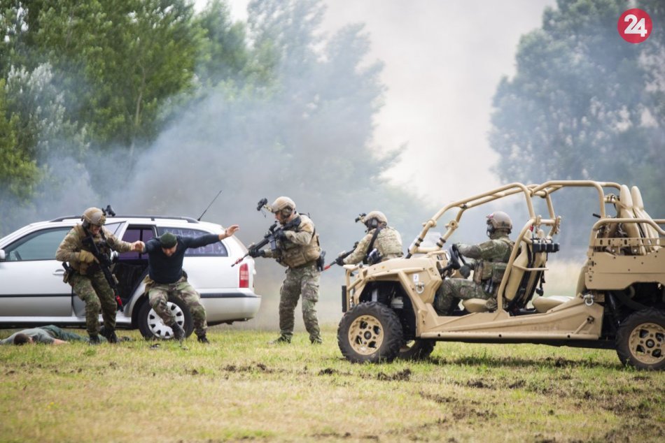 Ilustračný obrázok k článku Nehoda pri výcviku hodu granátom: Zranili sa traja vojaci, jeden z nich ťažko