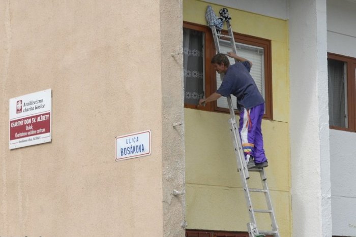 Ilustračný obrázok k článku Košickí mestskí poslanci neodsúhlasili prenájom pozemkov na výstavbu charitného domu