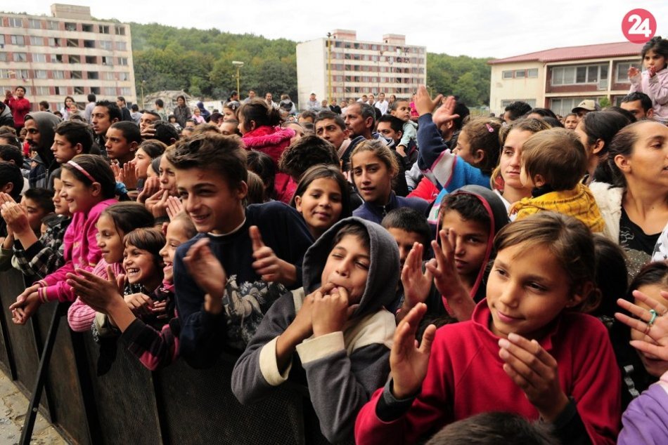 Ilustračný obrázok k článku Ako žijú mladí ľudia na Luníku IX? Predstavil ich špeciálny online prenos