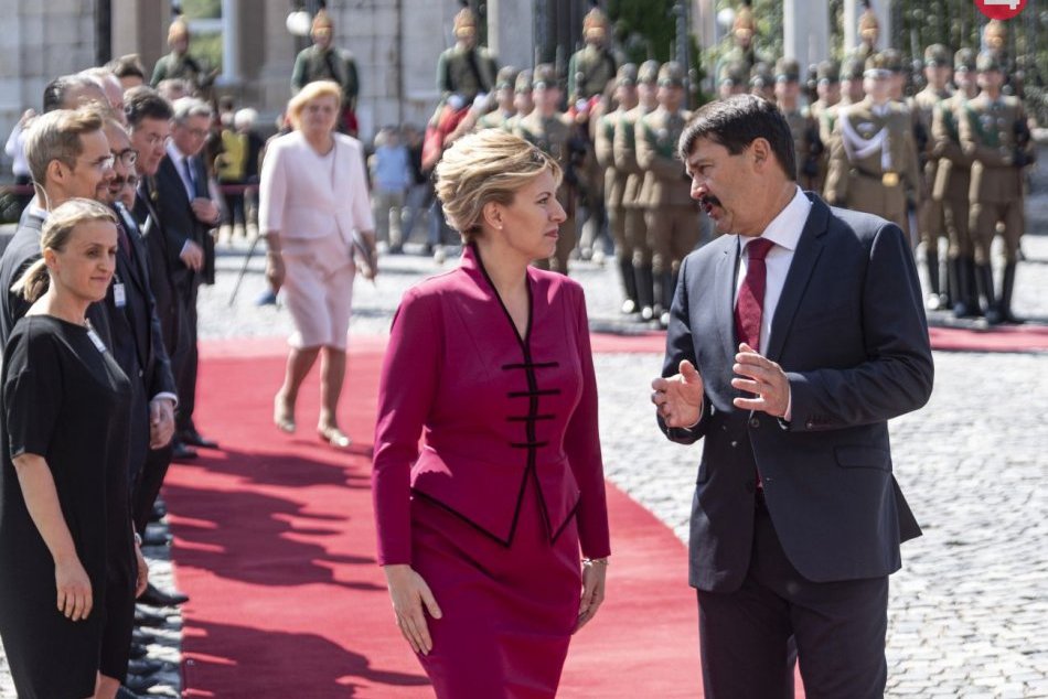 Ilustračný obrázok k článku Zuzana Čaputová na návšteve Maďarska: Stretla sa s prezidentom Jánosom Áderom