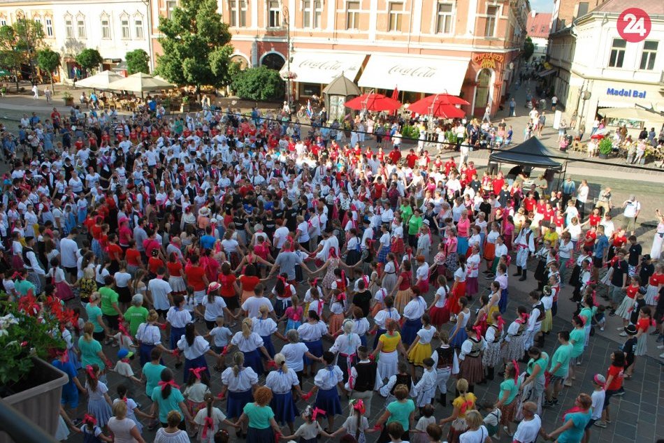 Ilustračný obrázok k článku Tanec karička v Košiciach už po siedmykrát prekonal slovenský rekord, FOTO