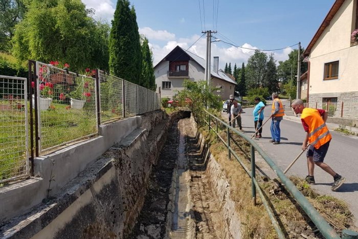 Ilustračný obrázok k článku V Ploštíne sa dočkali: Na potoku začali s realizáciou protipovodňových opatrení