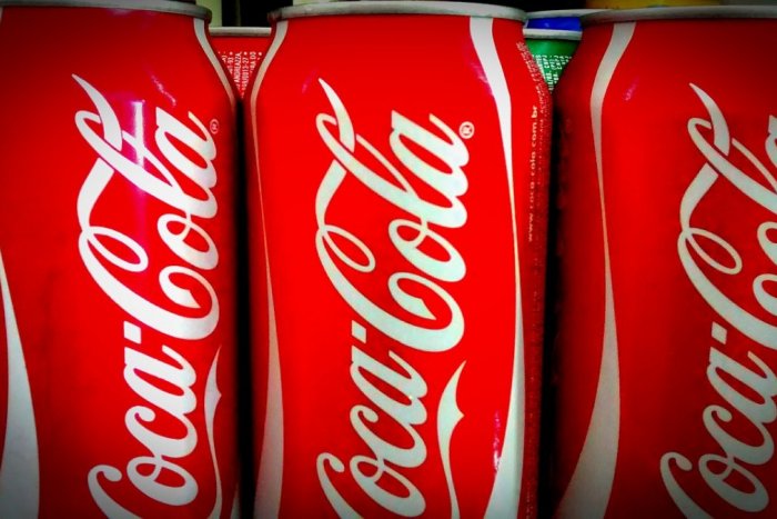 Ilustračný obrázok k článku Coca-Cola začína po viac ako 100 rokoch existencie predávať alkoholický nápoj