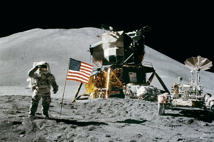 Ilustračný obrázok k článku RANNÁ ŠTVORKA: Pred 48 rokmi vyštartovalo Apollo 15, ktoré použilo aj lunárny automobil