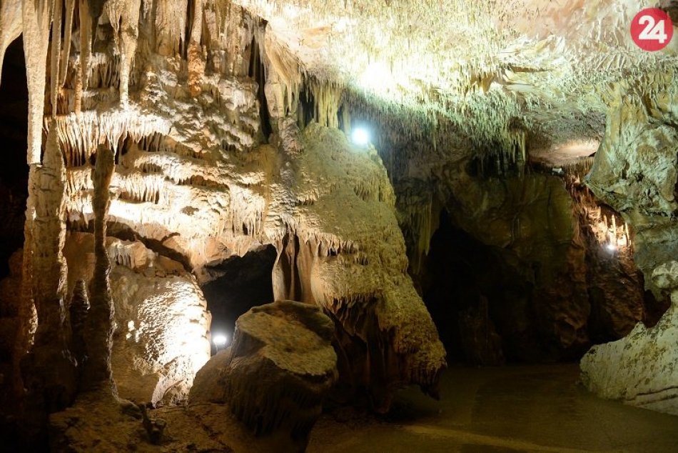 Ilustračný obrázok k článku Jaskyňa, ktorú objavili mnísi a jej steny popísali husitskí vojaci