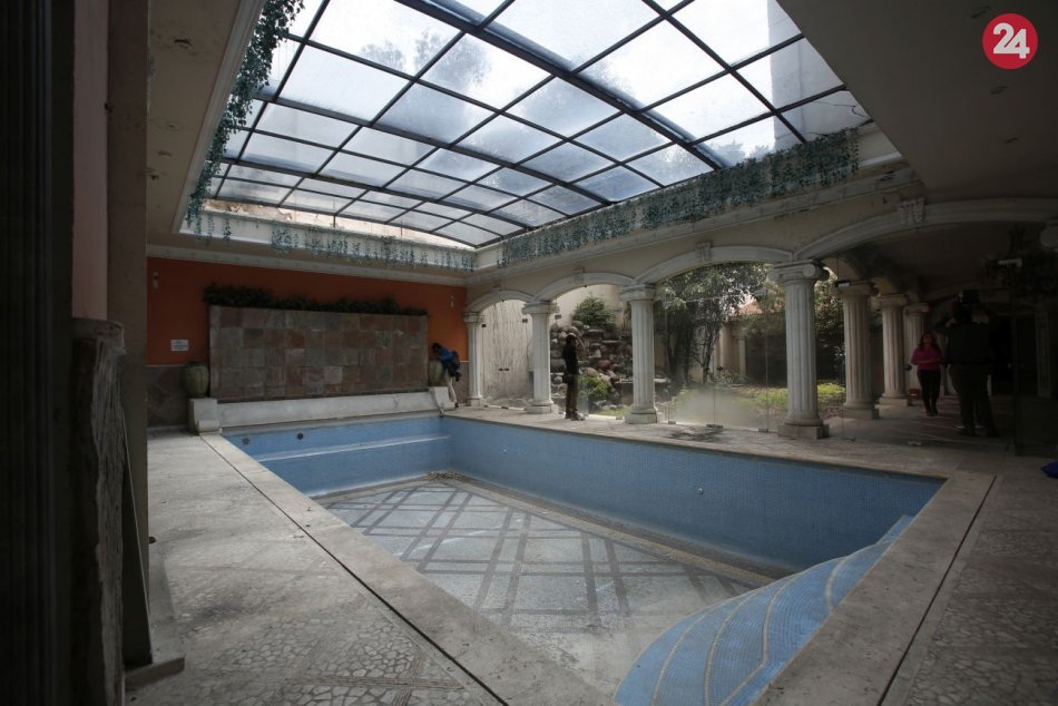 Ilustračný obrázok k článku Vstúpte do sídla čínsko-mexického narkobaróna: Vila ide do dražby, FOTO