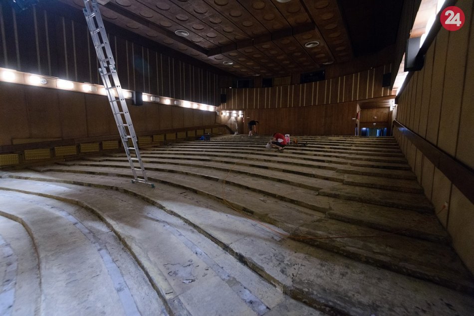 Ilustračný obrázok k článku V Starom divadle v Nitre rekonštruujú hľadisko: Diváci budú mať nové sedenie, FOTO