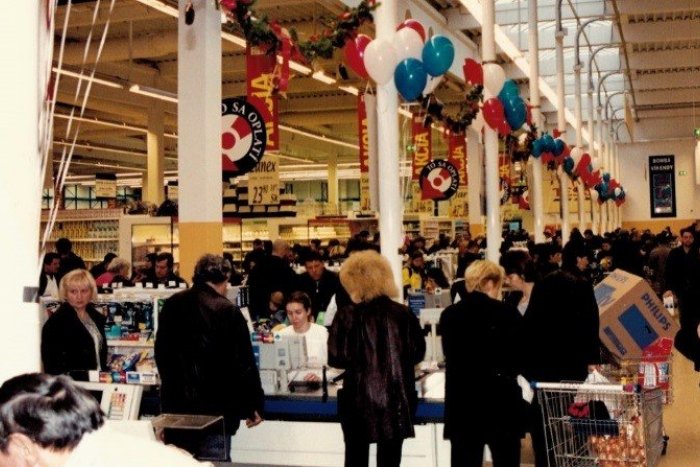 Ilustračný obrázok k článku Prvý hypermarket na Slovensku otvorilo Tesco pred 20 rokmi
