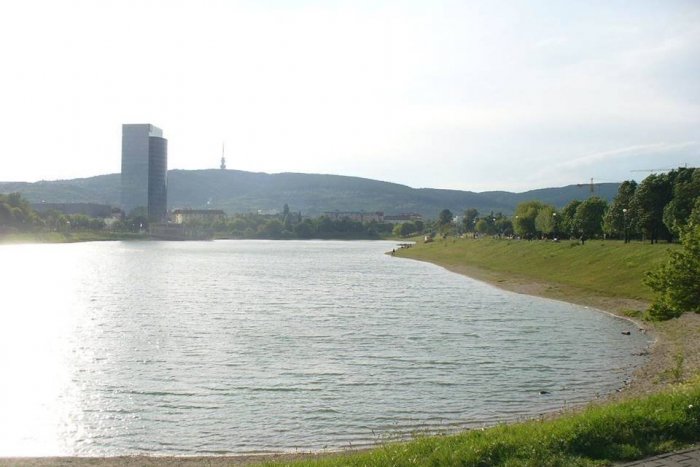 Ilustračný obrázok k článku Tragédia na bratislavskej Kuchajde: V jazere sa utopil 60-ročný muž