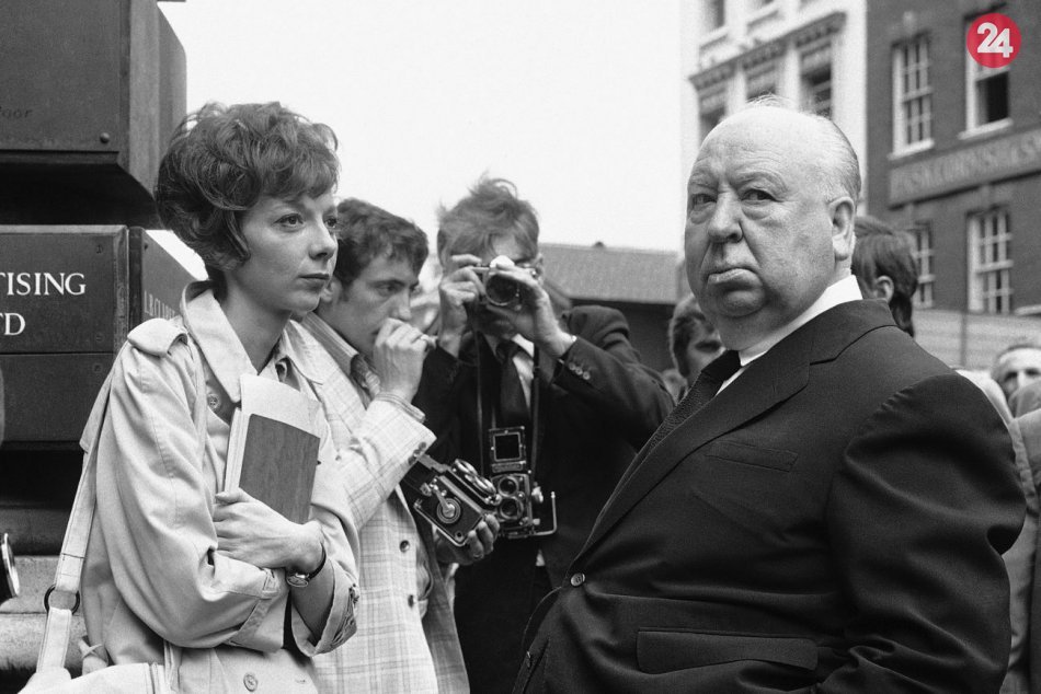 Ilustračný obrázok k článku Režisér Alfred Hitchcock sa narodil pred 120 rokmi: Preslávili ho filmy Psycho a Vtáci