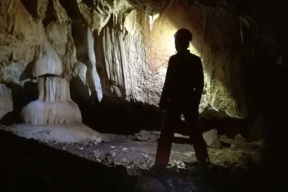 Ilustračný obrázok k článku Speleológovia objavili štyri nové jaskyne: Ukrývali telesné pozostatky i granáty