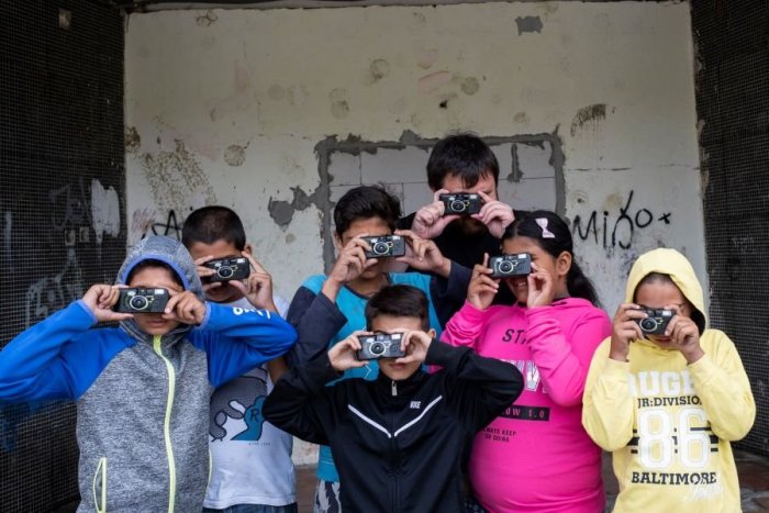 Ilustračný obrázok k článku Juhoafričan mapuje v Štiavnici rómsku komunitu: Nemôžete len tak prísť a začať fotiť