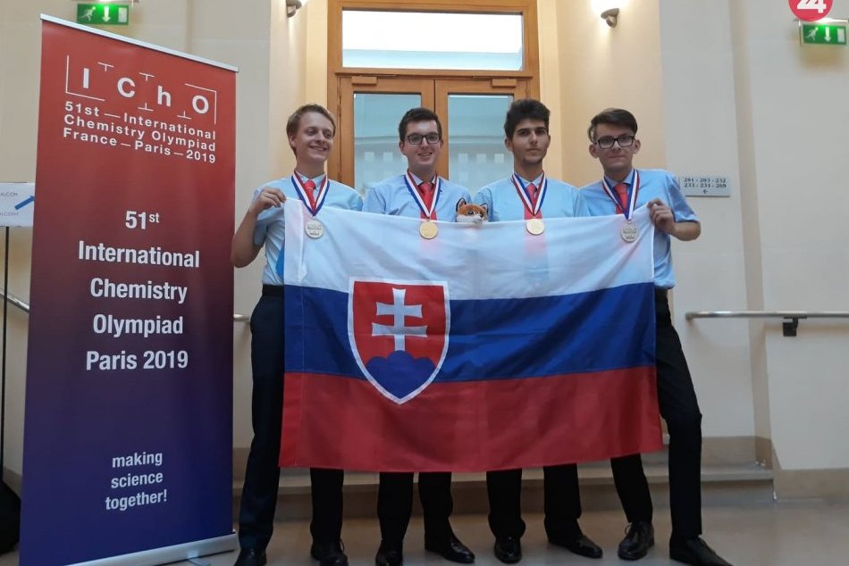 Ilustračný obrázok k článku Gymnazista Peter zo Zámkov úspešne reprezentuje mesto: Mieri na Cambridge, ROZHOVOR