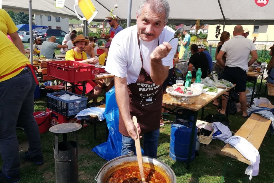 Ilustračný obrázok k článku Obec pri Bystrici rozvonia TRADIČNÁ pochúťka: PROGRAM láka aj na folkloristov a Cmorika